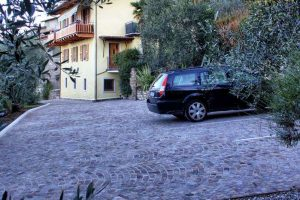 agriturismo-uliveta-parcheggi-chiusi